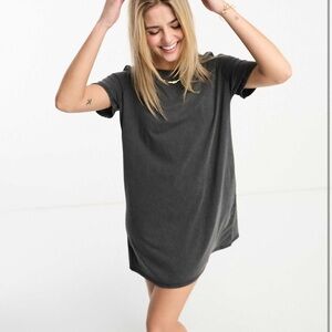 Casual Gray Mini Dress with Puff Sleeves and Crew Neck